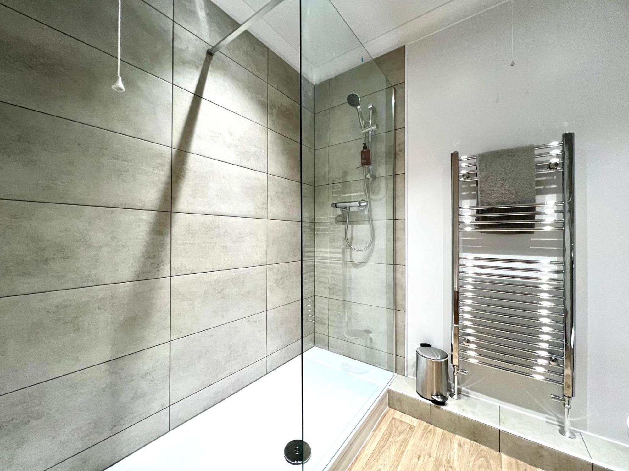Kiwi Tree Serviced Apartemen